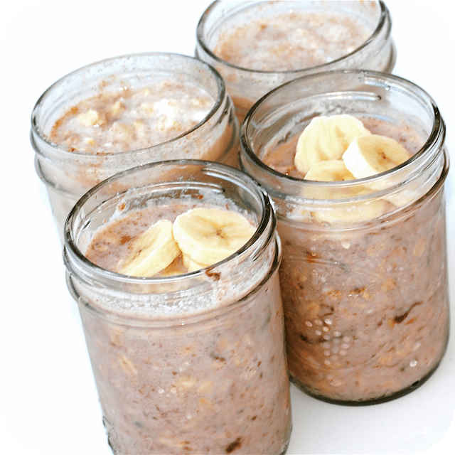No-Cook Refrigerator Oatmeal in a Jar