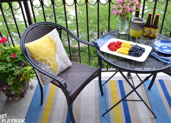 Painting-a-striped-outdoor-rug