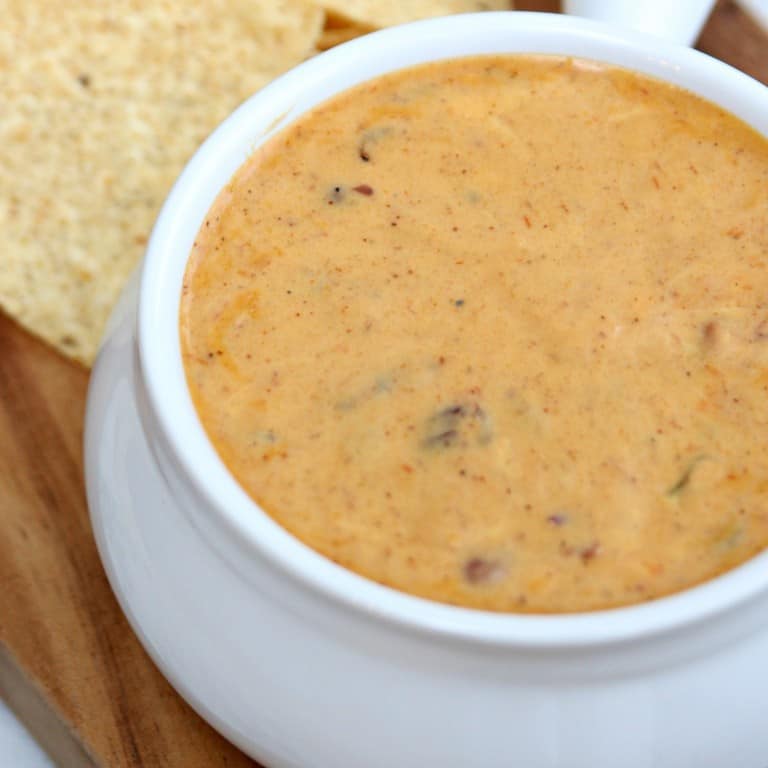 The Best 3 Ingredient Chili Queso Dip