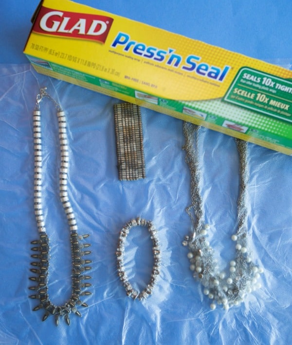 use glad wrap to pack jewelry