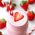 This Strawberries and Cream Smoothie recipe is the perfect breakfast and afternoon snack for busy school days.
