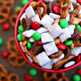 Reindeer Chow Holiday Snack Mix