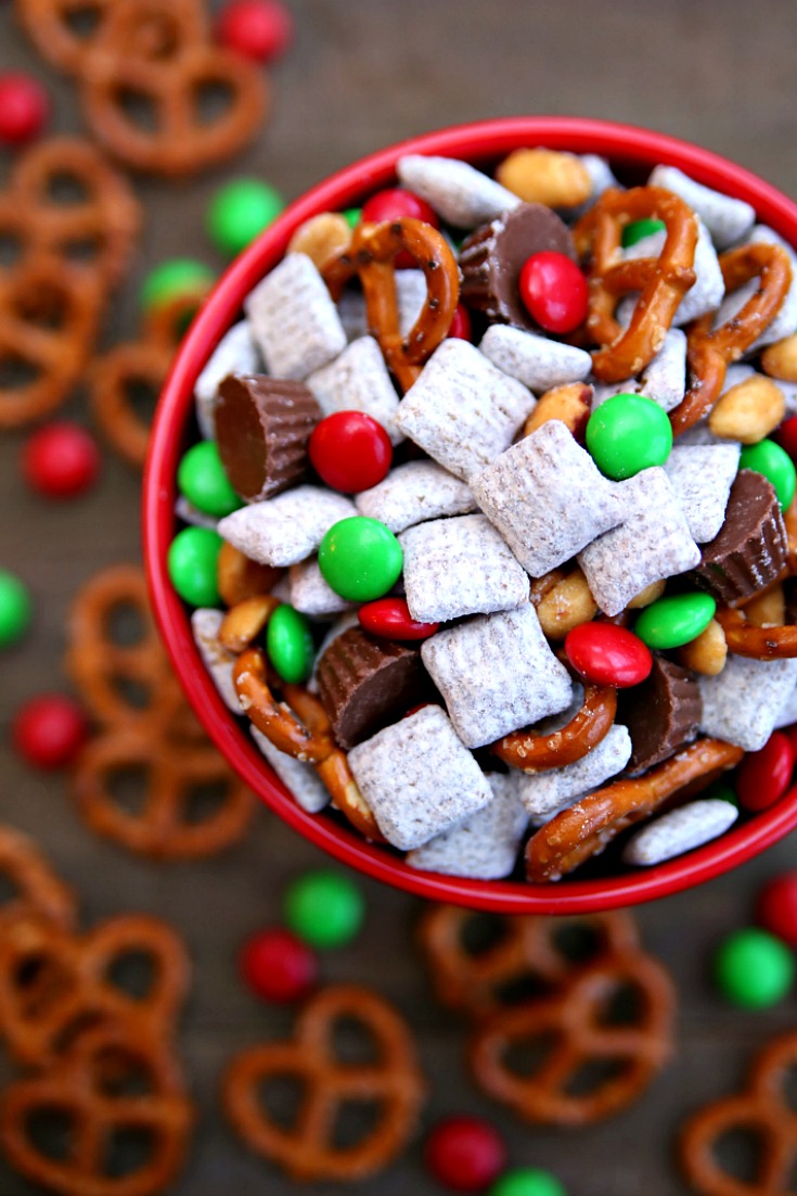 Reindeer Chow {A Delicious Holiday Snack Mix}