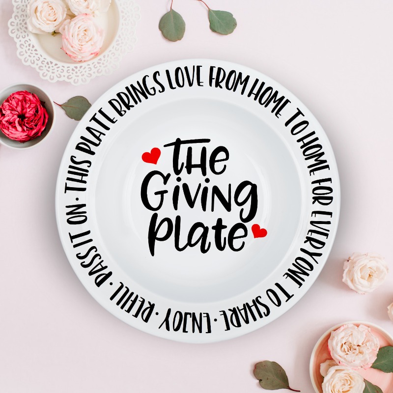 The Giving Plate SVG Cut File on Plate - GIve the gift that keeps on giving with this awesome giving plate tutorial.